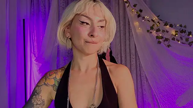 Cinamoonn webcam