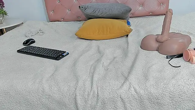EbonyCoWorker webcam