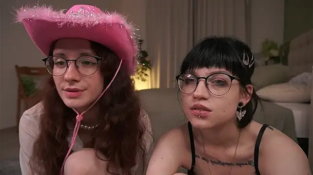 TeaseDealer webcam