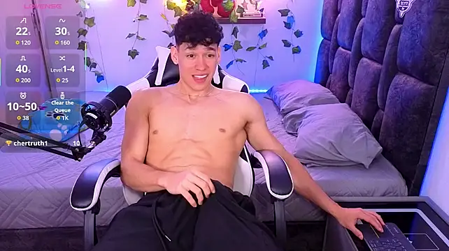 Luke_Muscle webcam