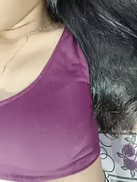 Itz_charu webcam