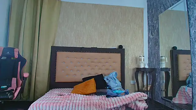 Barbie_scarlett webcam