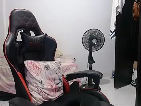 Adriana_0312 webcam