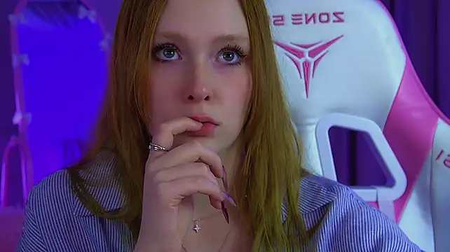 AgataFoxley webcam