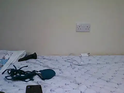 cum_queen254 webcam