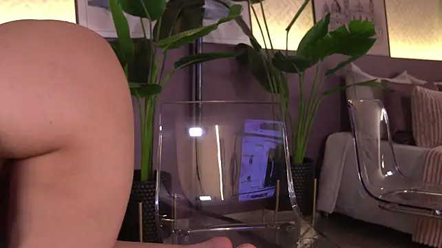ElleDiane webcam