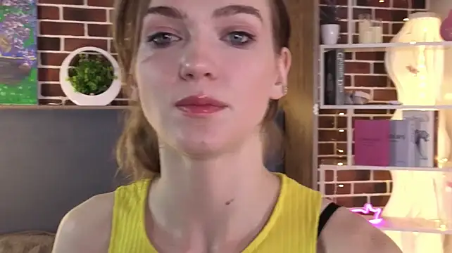 MarielRoloson live cam on StripChat