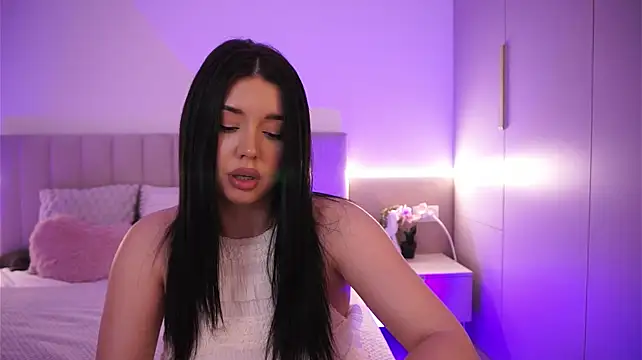 LaraAnnee webcam