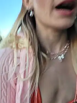 Chloe_StClaire webcam