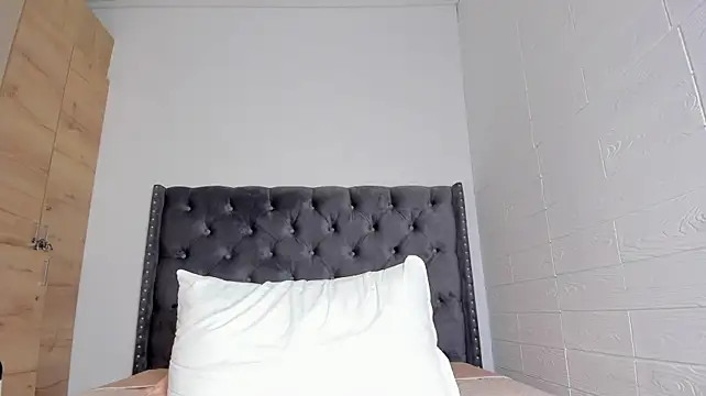 LunaRossie1_ webcam