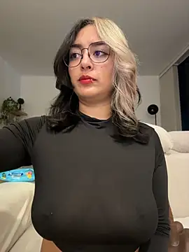 Rae_Lil_White webcam