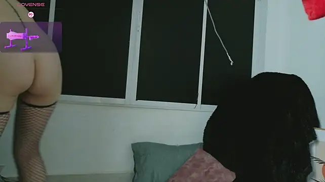 levana1 live cam on StripChat