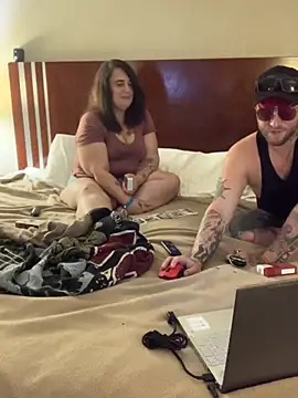 livingpuddle (G milf) - daddy needs $$$$$$