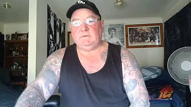 KINKYBLUEYES69 live cam preview