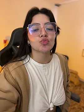 Lia_flowers webcam
