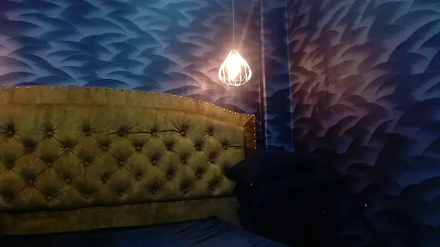 NahomiFireSex webcam