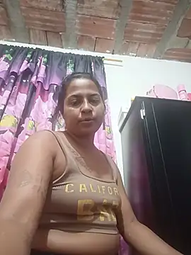 Giselabrunette25 webcam