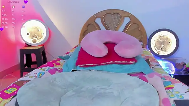 Adriana-55 webcam