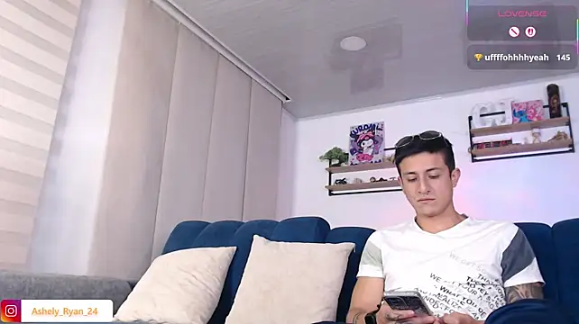 ashely_ryan24 webcam