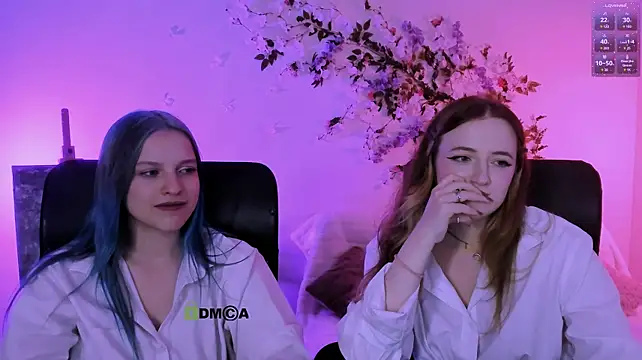 luna_berryy webcam