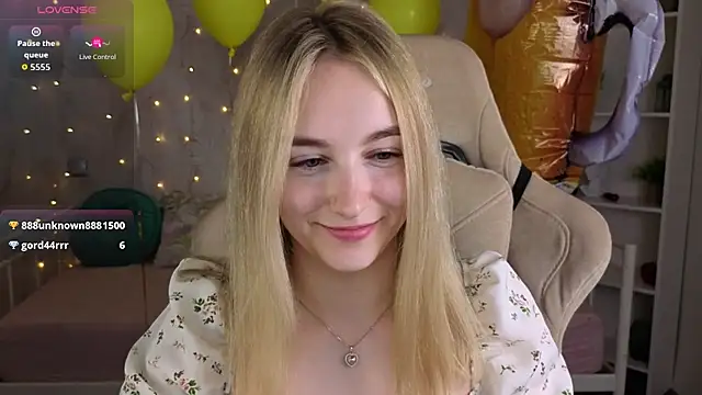 Shy_Polly webcam