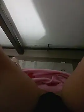 LauraDelightX webcam