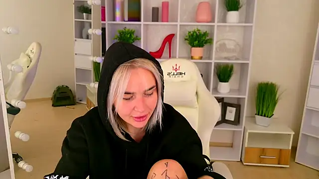 EmmiLive