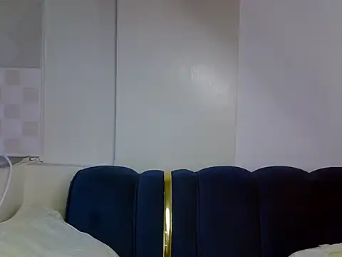 PrettyNoirr webcam