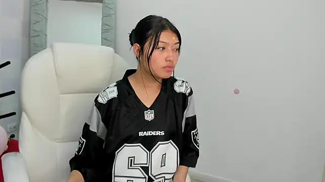Luna_rouse_18 webcam