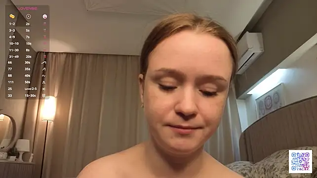 RebbeccaKhela webcam