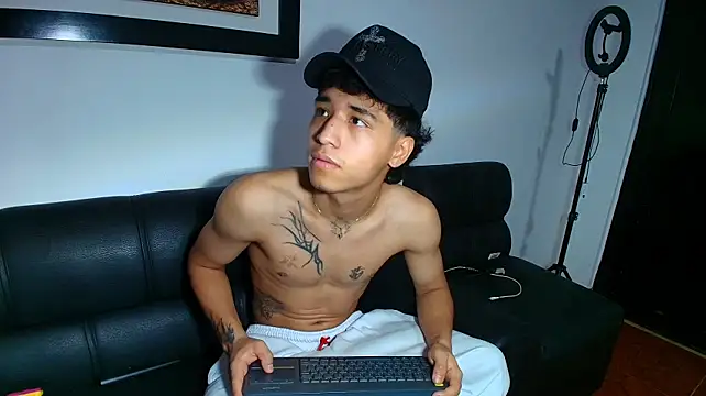 ryan_g777 webcam