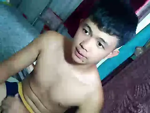 urasian_bbboixxx (M twink) - im new here wanna have fun baby?