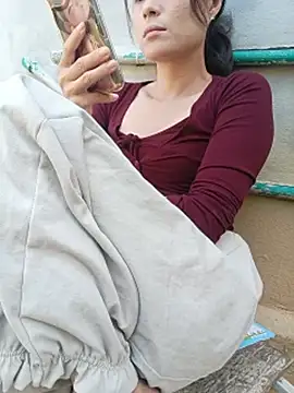Linda-yiyi webcam
