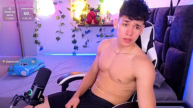 Luke_Muscle webcam
