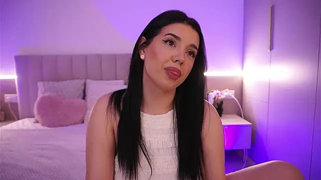 LaraAnnee webcam