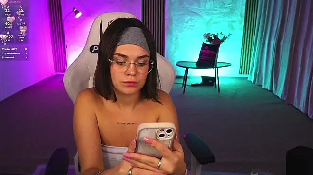 Lola_054 webcam