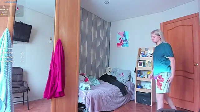 Tiny_Kiss webcam