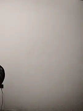 MiaBloom0 webcam