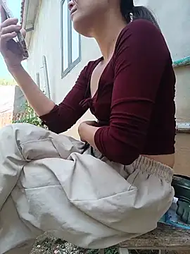 Linda-yiyi webcam