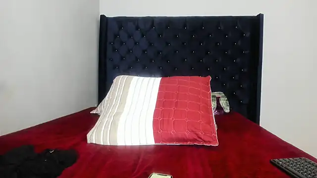 ConnieSmall24 live cam preview