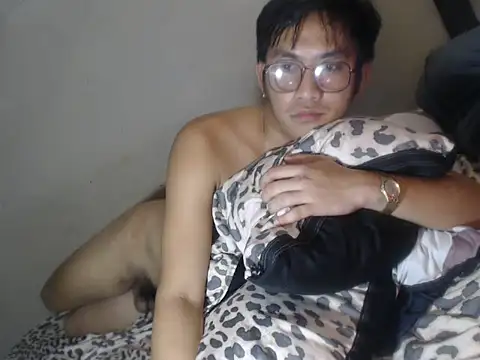 Yourbigcockasian_xx
