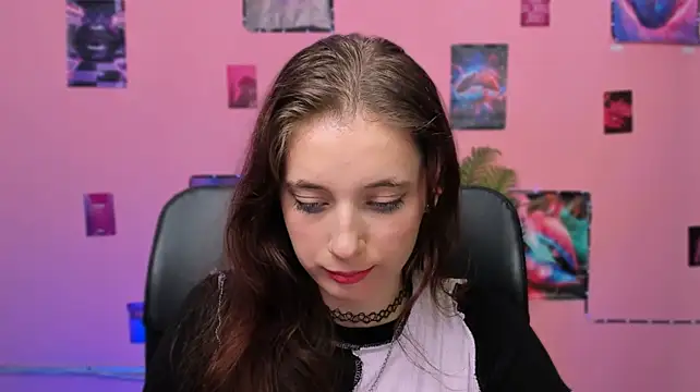 nami_glow (F teen) - lick one's finger