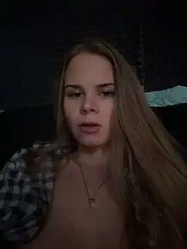 Mary_Mathews live cam preview