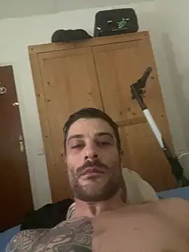 victor9333 live cam preview