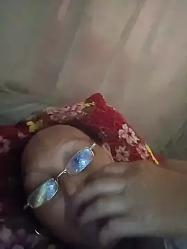 Juhi_09 webcam