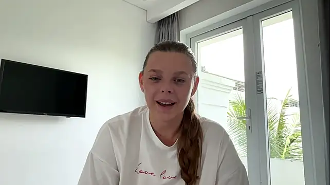 AmieLendor live cam preview