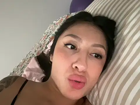 bellalumipregnant