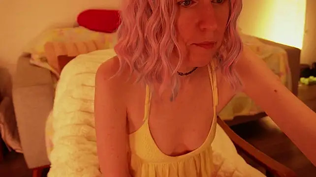 StrawberryEmma webcam
