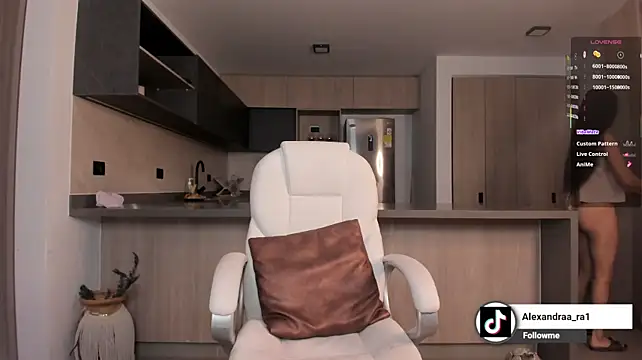 Alexandra_ra webcam