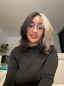 Rae_Lil_White webcam